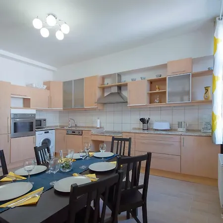Modern Zborovska Apartment
