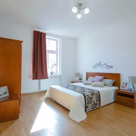 Modern Zborovska * פראג