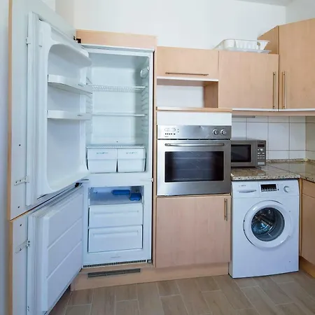 Modern Zborovska *